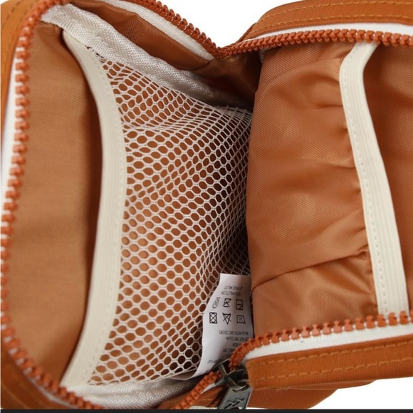 Thread Crossbody Bag - Picture 3 of 6